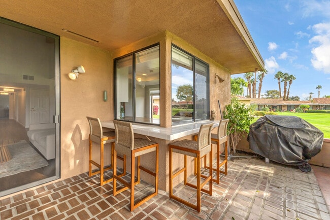 Building Photo - 17 Lugo Dr