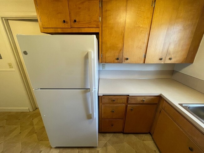 Building Photo - Fantastic SE Salem location!