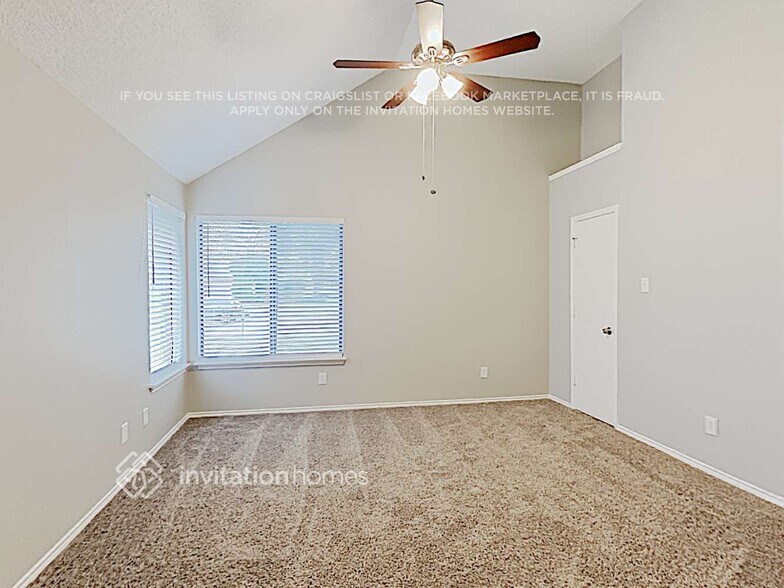 Building Photo - 2414 Claremont Dr