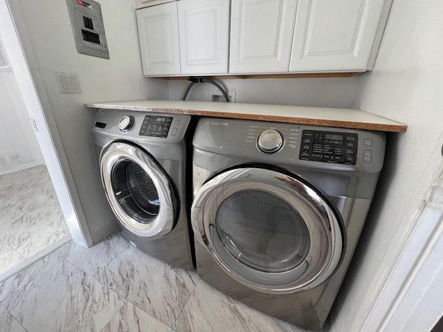 Building Photo - 9711 Hayvenhurst Ave