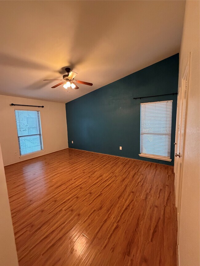 Building Photo - 2425 Augusta Dr