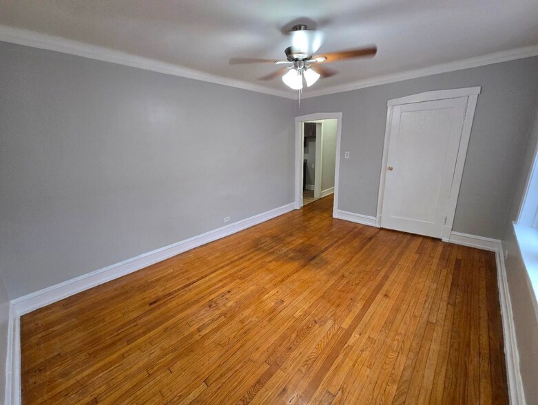 Building Photo - 4827 N Springfield Ave