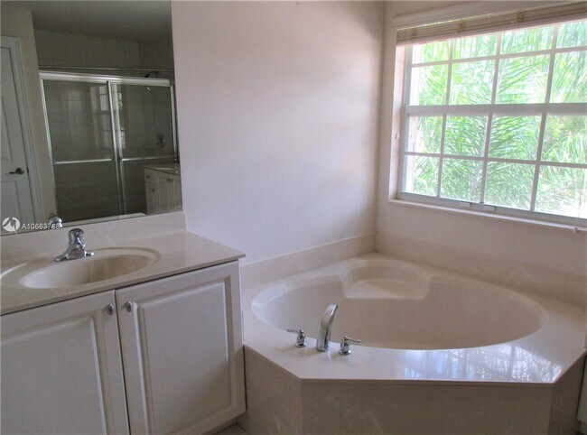 Building Photo - 17992 41st SW St