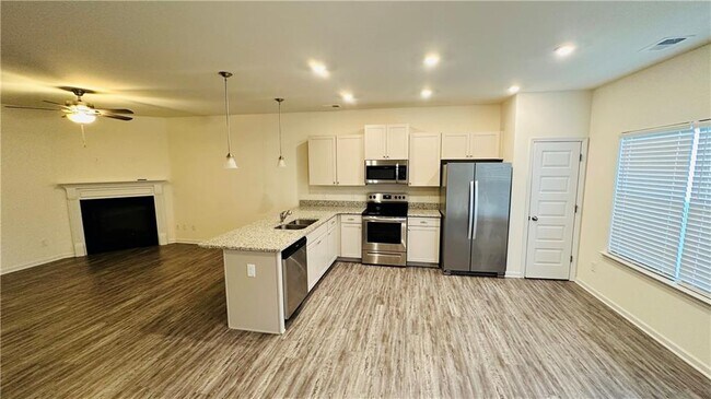 Primary Photo - 212 Centennial Cir