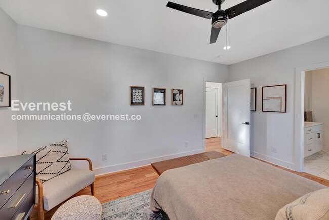 Building Photo - 3 Bed/3 Bath Home with Garage / Pet-Friendly / Available Now!