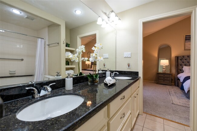 Building Photo - 11711 Memorial Dr