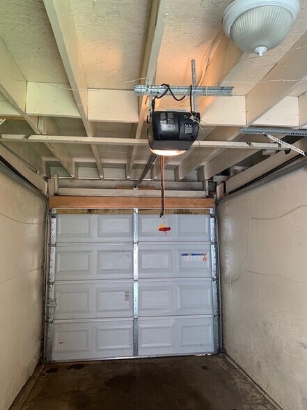 Building Photo - 1713 W Virginia Ave NE