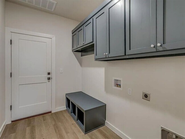 Building Photo - 8305 NW 163rd Ter