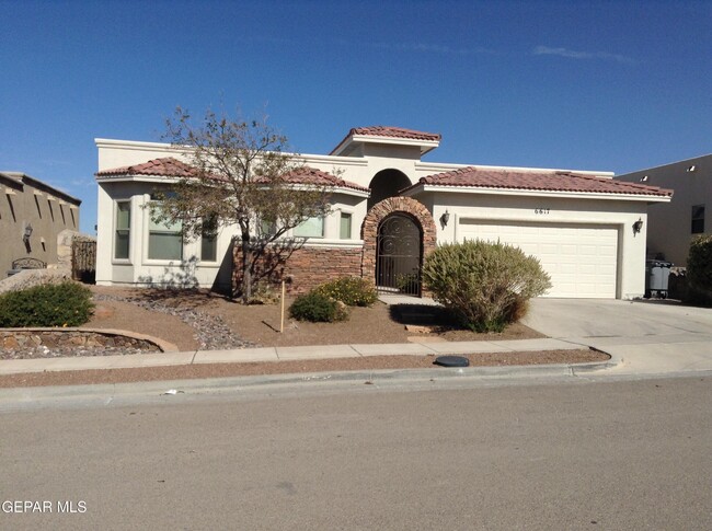 Primary Photo - 6617 Cabana Del Sol Dr
