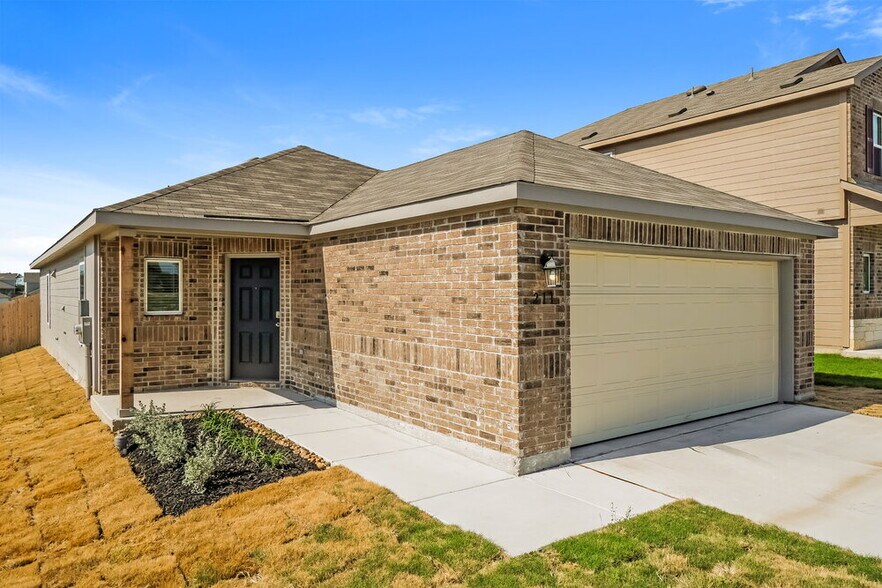 Building Photo - 211 TX-211