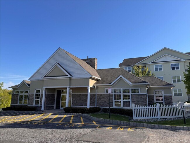 Building Photo - 935 Tower Ridge Cir
