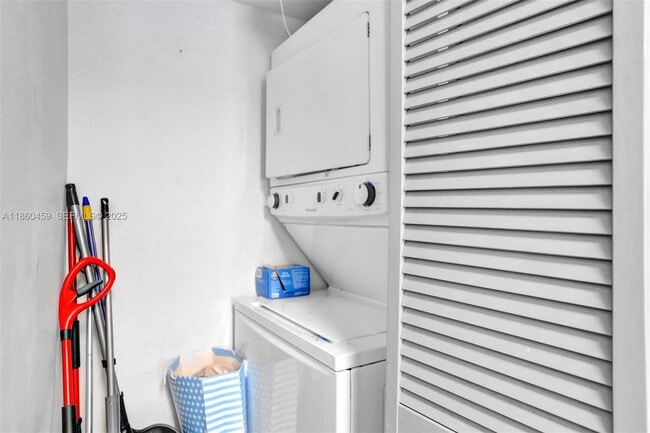 Building Photo - 5613 NW 21st St