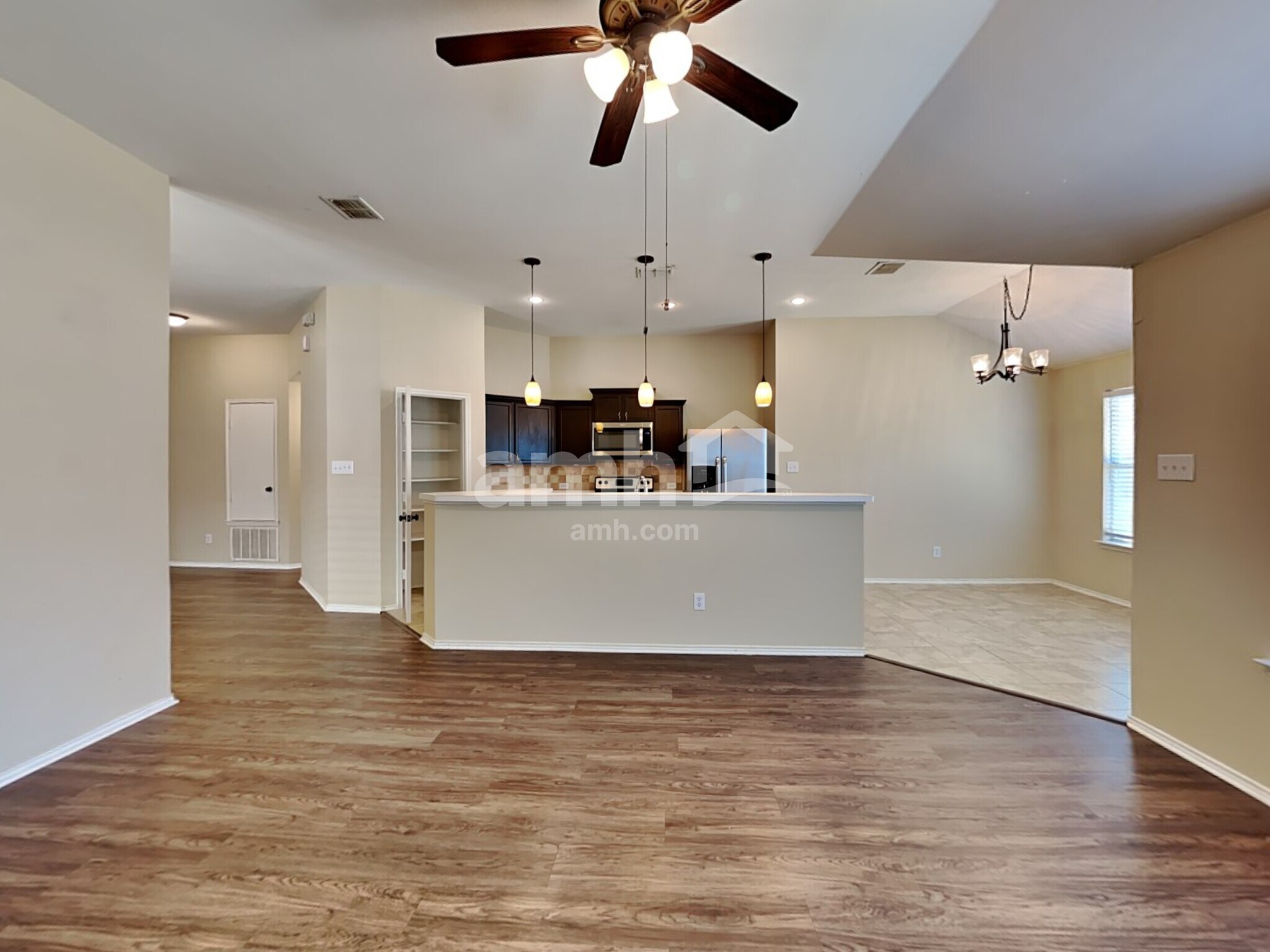 Building Photo - 2020 Fairview Dr