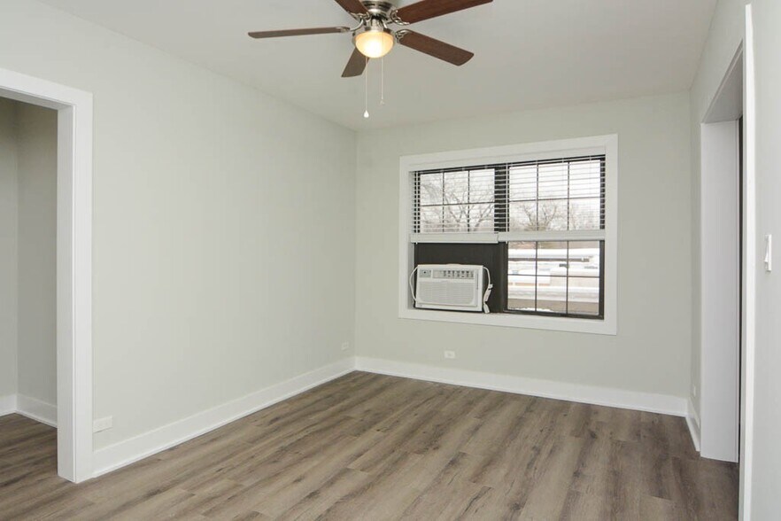 Building Photo - 725 St Johns Ave