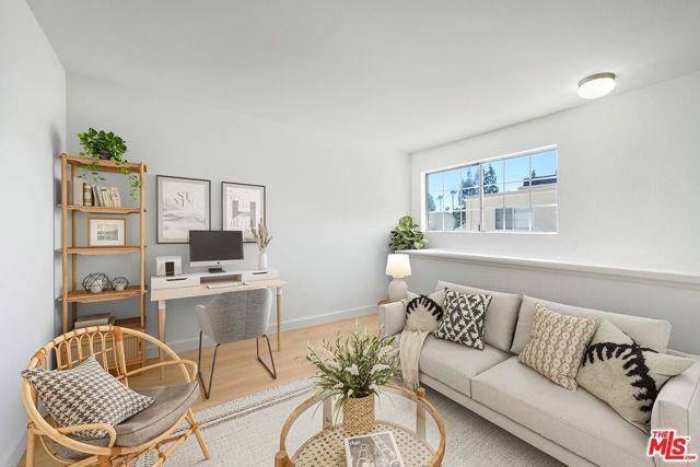 Building Photo - 5565 Canoga Ave