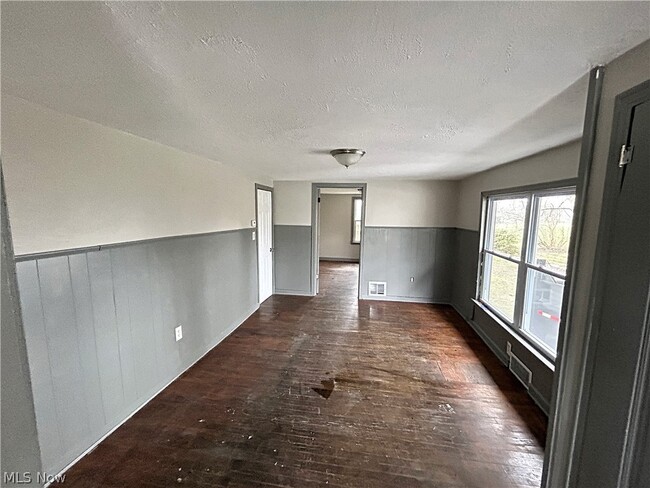 Building Photo - 5037 Wilson Sharpsville Rd