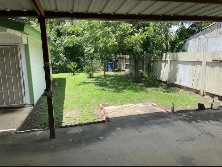 Building Photo - 141 W Dickson Ave