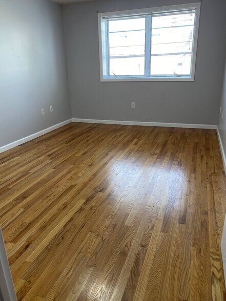 Building Photo - 62 Anderson Ave