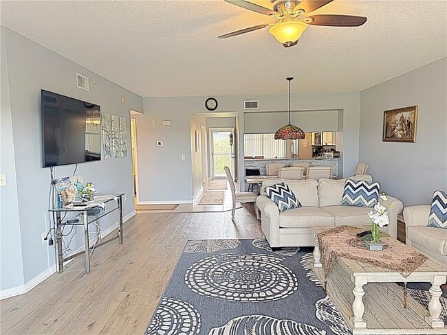 Building Photo - 1200 Country Club Dr