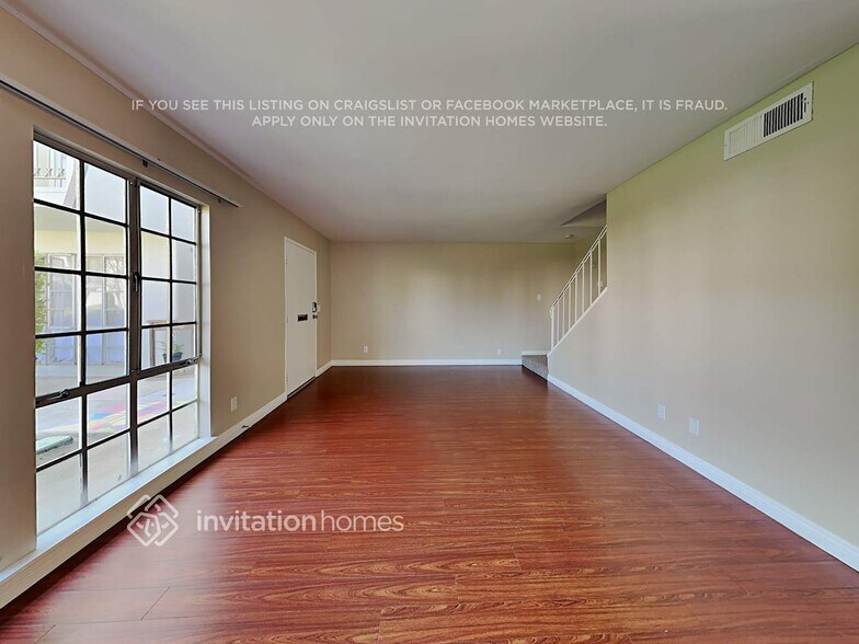 Building Photo - 1974 Glenoaks Ave