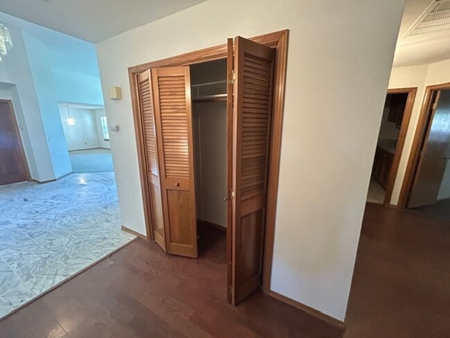 Building Photo - 3 Bedroom 2 Bathroom with a Bonus Room and Pool in the El Diamante School District!