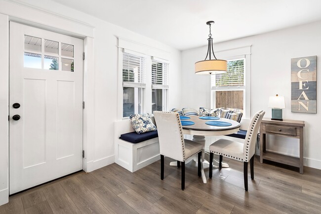 Dining Area with Built in Bench Seat - 205 10th Ave