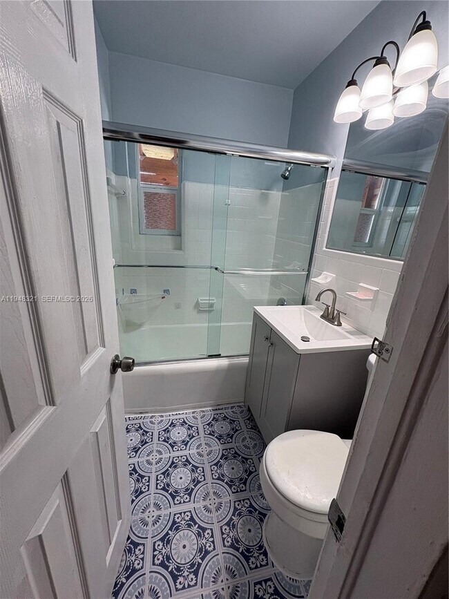 Building Photo - 370 NW 188th St