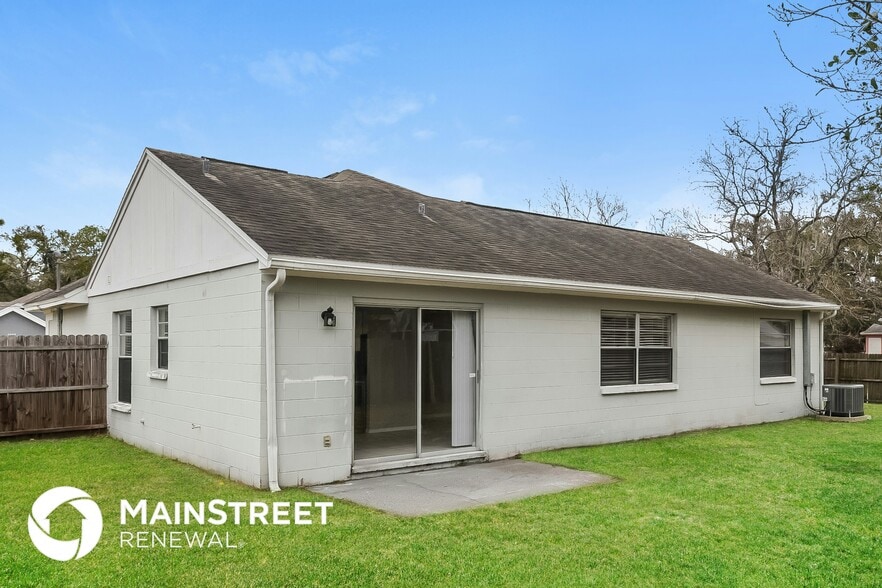 Building Photo - 2210 N Merrin St