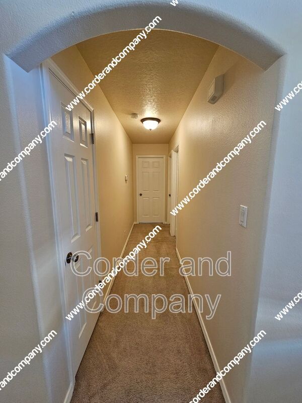 Building Photo - 1416 Monterrey Rd NE