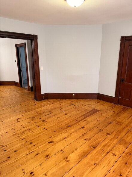 Building Photo - 15 Hayden St