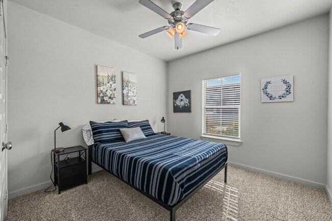 Building Photo - Spacious Townhome Located South Of Town Near Cooper Elementary