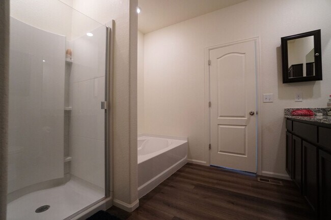 Building Photo - 6214 Meadowbank Ln