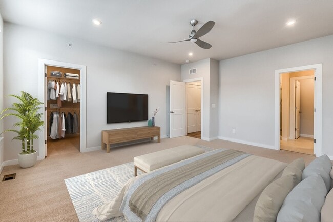 Building Photo - Luxury 3BR/2.5BA Condo w/ Balcony and Rooftop Terrace & Garage – Walk to One Loudoun
