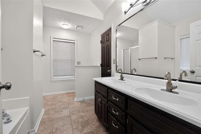 Building Photo - 630 Castlebar Way