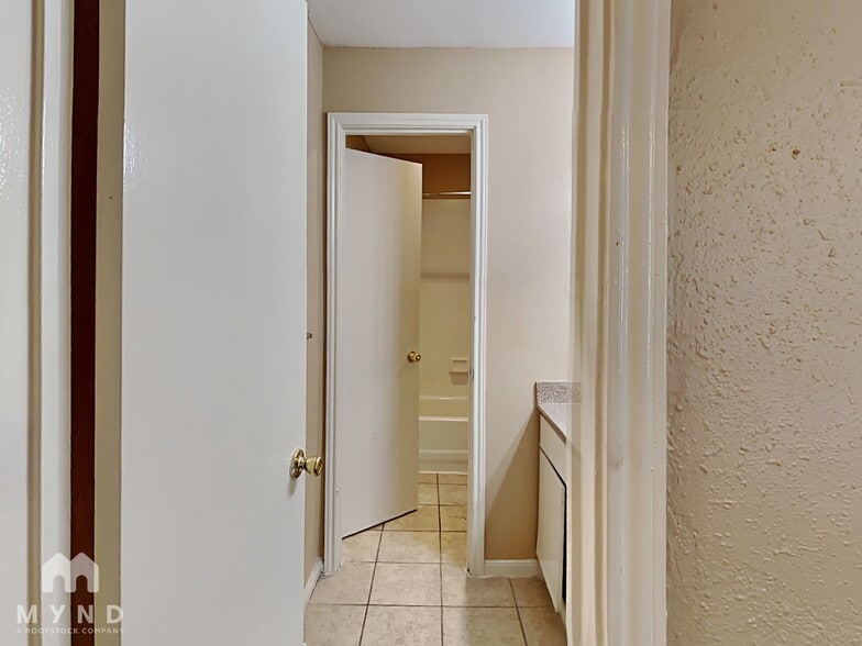 Building Photo - 12500 Sandpiper Dr