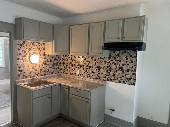 Primary Photo - 3279 N 28th St