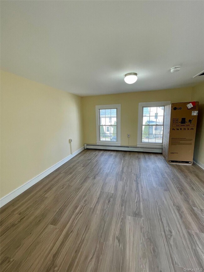 Building Photo - 46 E Market St