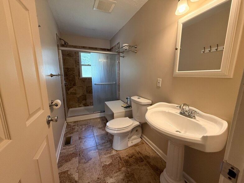 Building Photo - 1511 High St