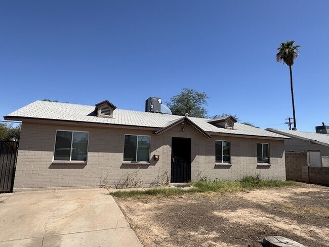 Primary Photo - 6847 W Mariposa St
