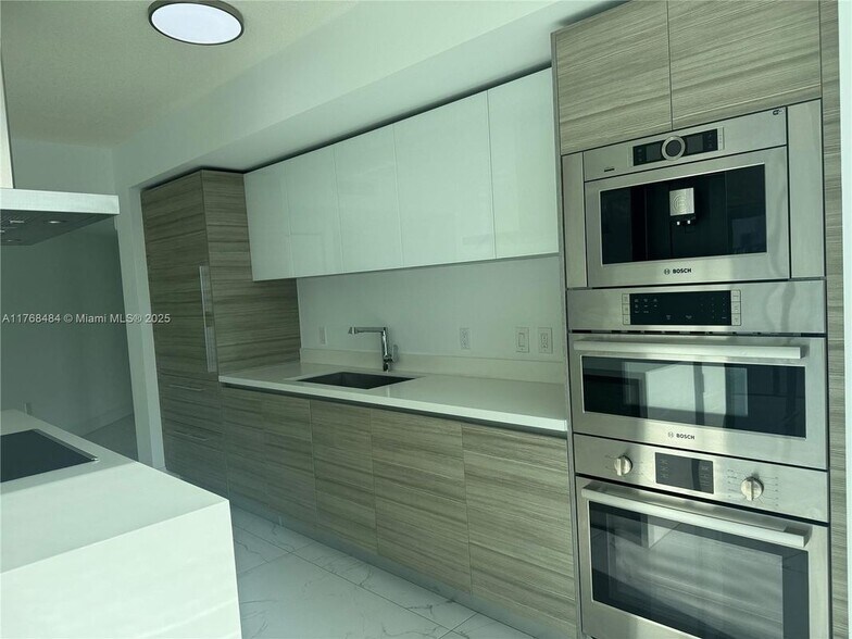 Building Photo - 330 Sunny Isles Blvd