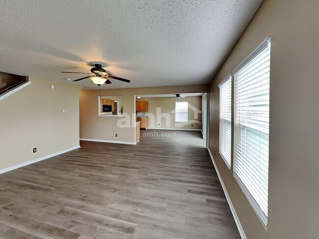 Building Photo - 515 Bridgewater Dr