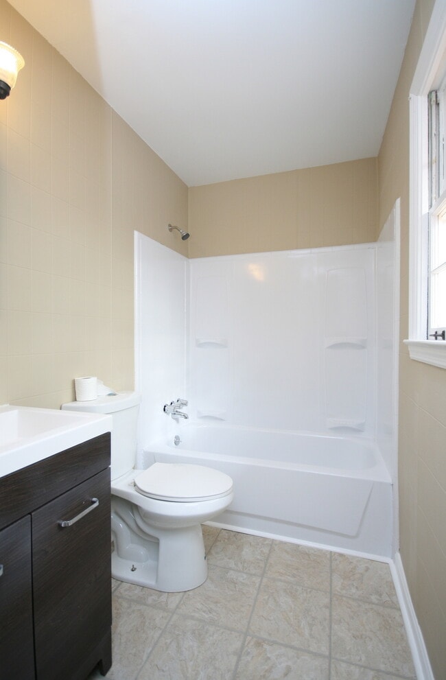 Building Photo - 4015 Apollo Dr SW