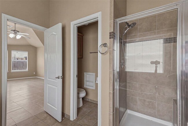 Building Photo - 10906 Angel Lake Dr