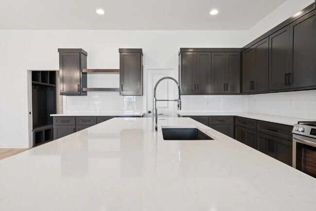 Building Photo - Modern 4/2.5 New Construction