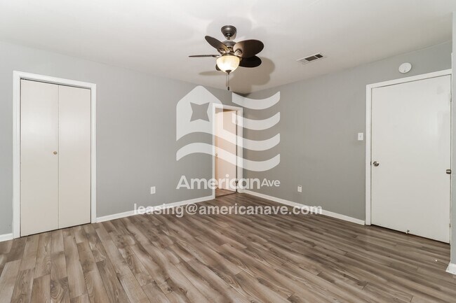 Building Photo - 1318 E Woodruff Ave