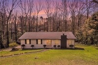 Building Photo - 611 Navarre Dr