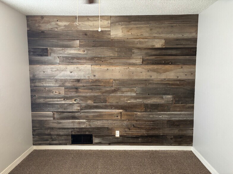 Building Photo - 23510 Rd 152