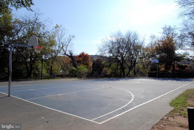 Building Photo - 2500 Q St NW