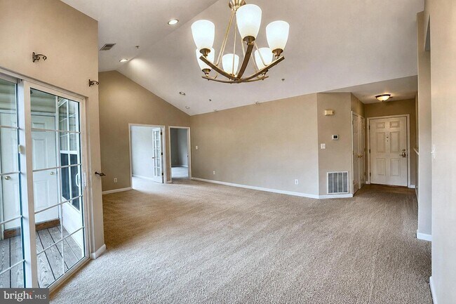 Building Photo - 25340 Lake Mist Square