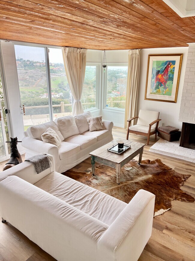 Building Photo - 6232 Tapia Dr